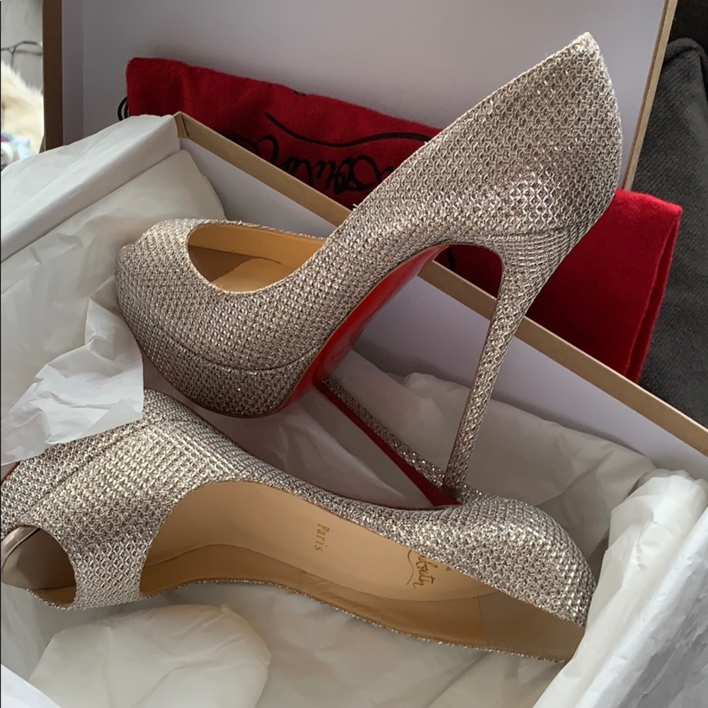 Christian Lou Boutin Red bottoms FETISH PEEP 150
